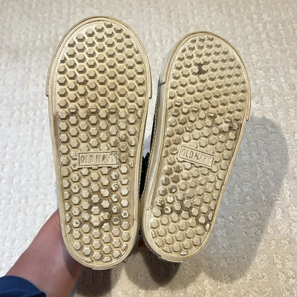 Toddler boy old navy size 11 high top navy sneakers